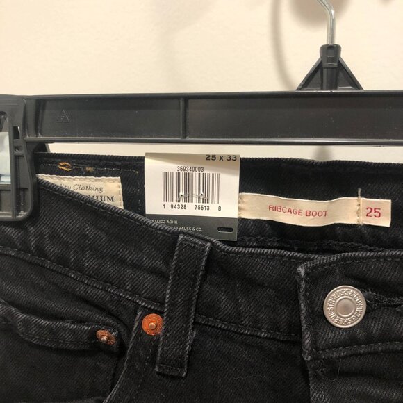 NWT Levi's Premium Ribcage Bootcut jeans in black - Picture 6 of 6